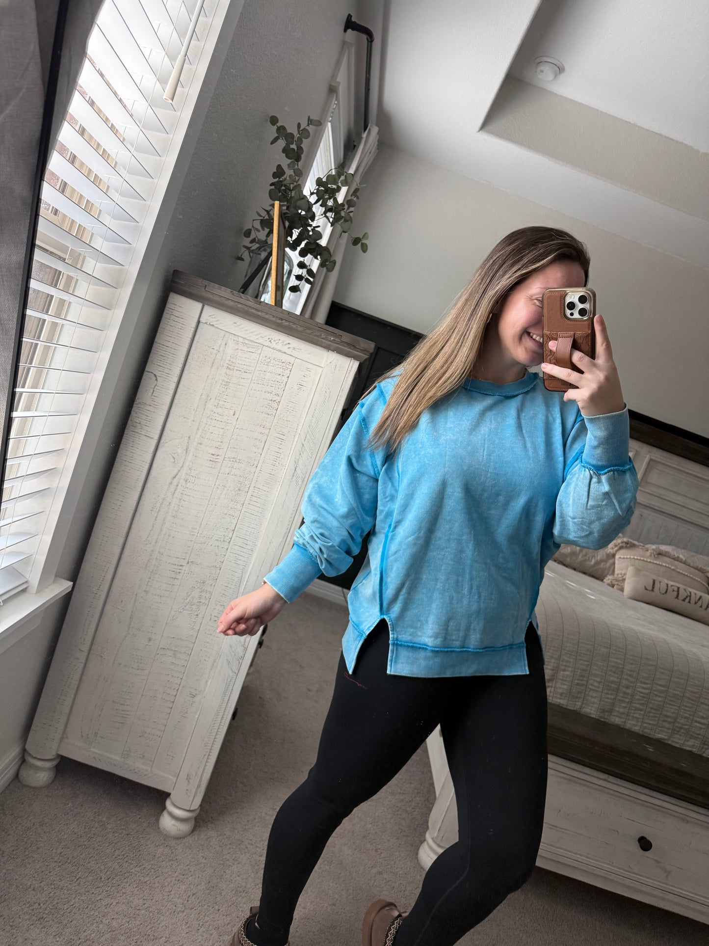 Blue split sweatshirt