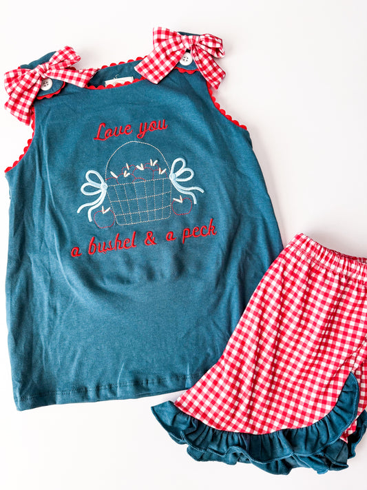 Bushel & a peck shorts set