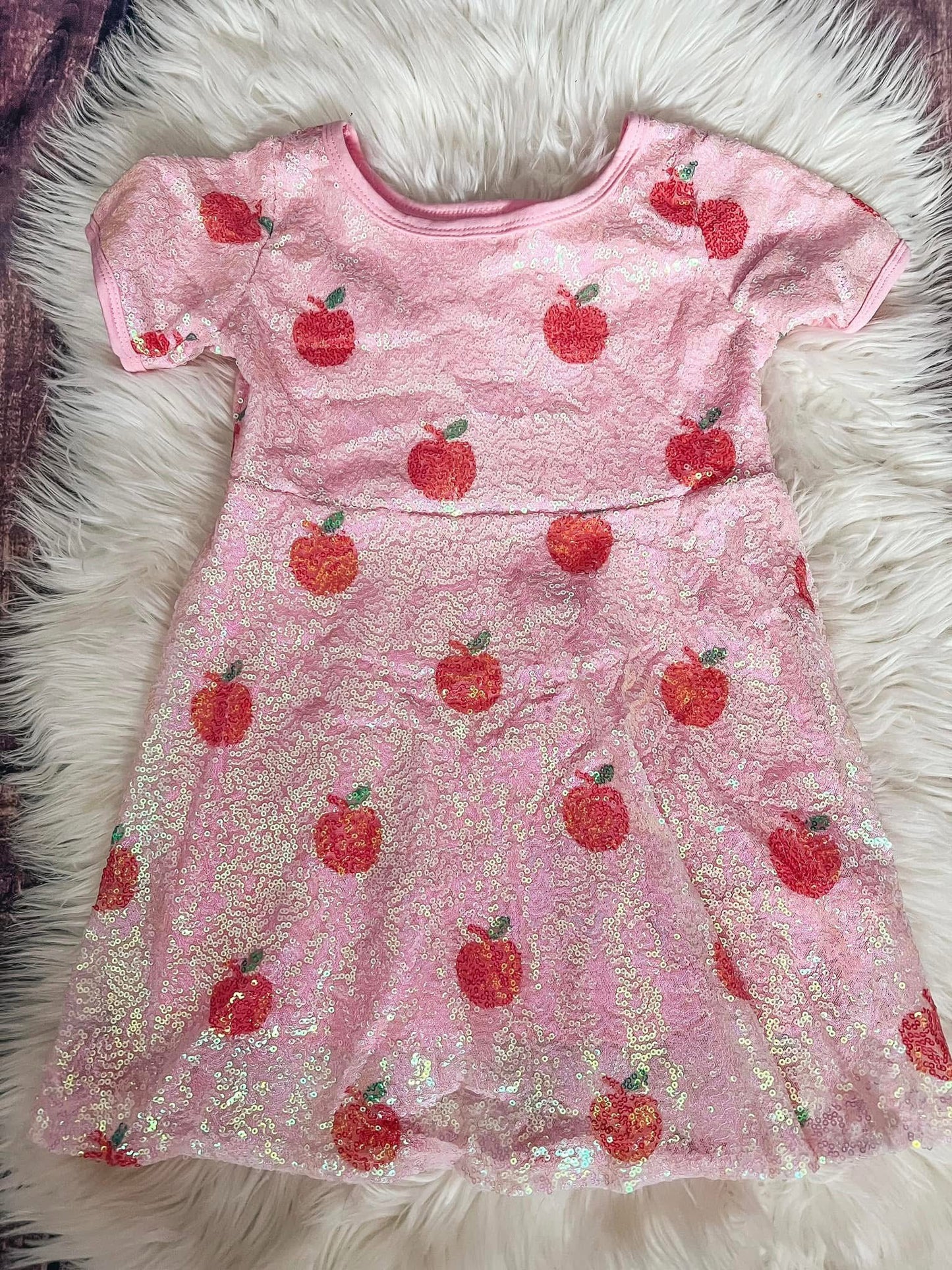 Apple sequins *PREORDER closing 6/21*